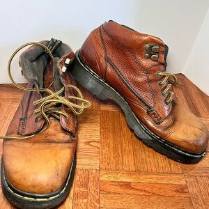 Vintage Doc Martens 8A19 “Peanut” made in England Grunge distressed boots